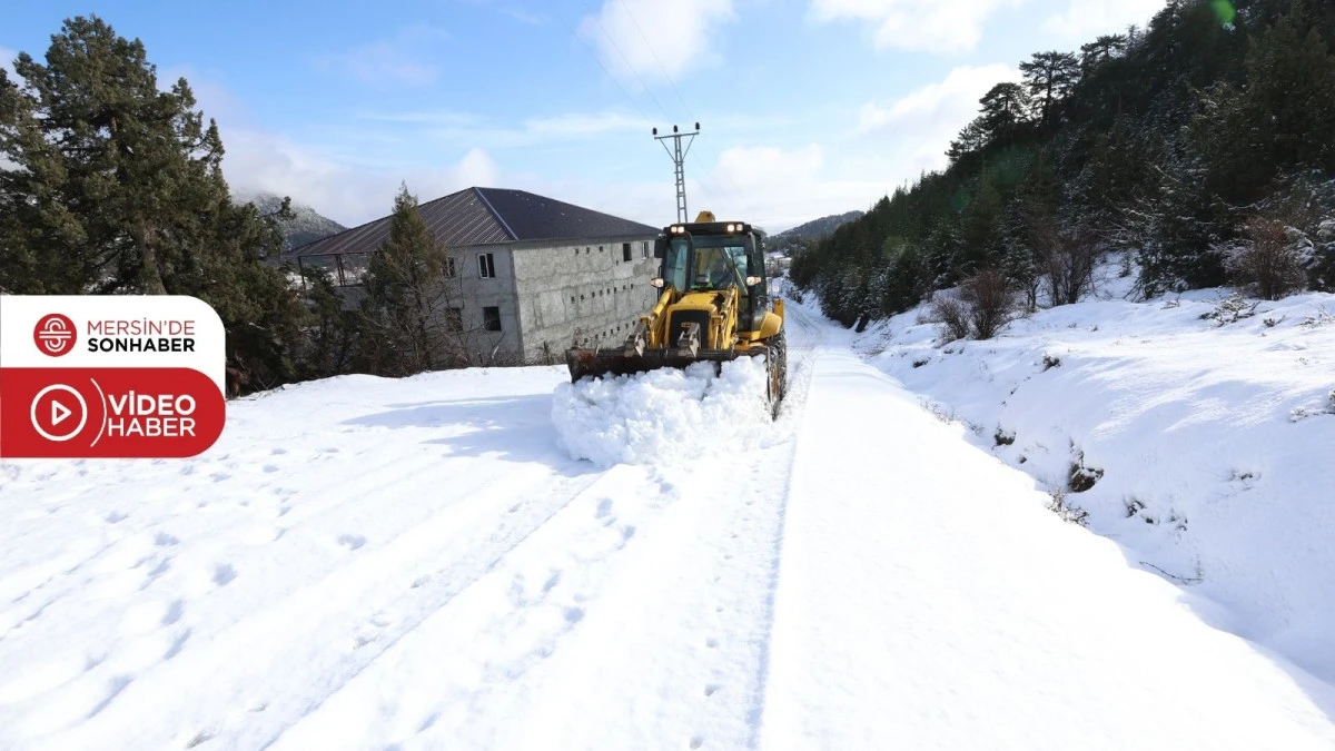 MEZİTLİ&rsquo;DE KIRSAL MAHALLELERDE KARLA M&Uuml;CADELE &Ccedil;ALIŞMALARI ARALIKSIZ DEVAM EDİYOR