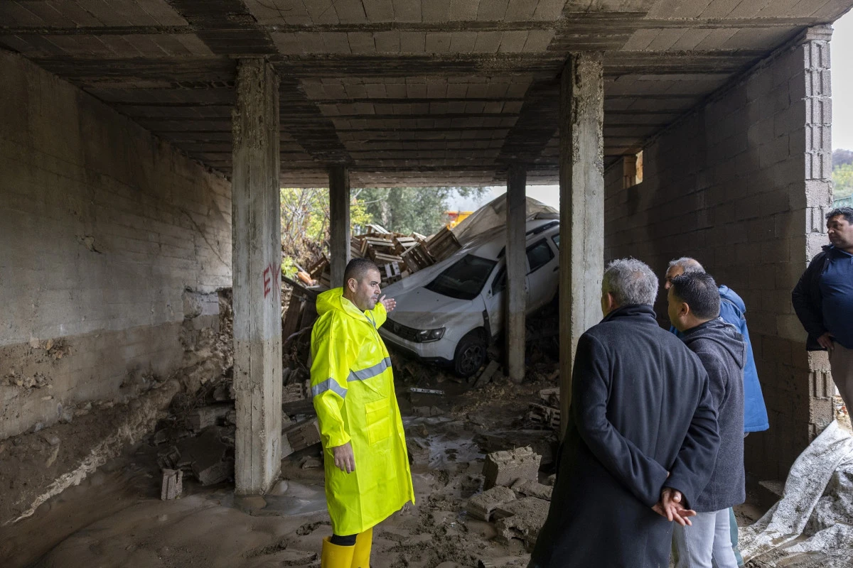 MEZİTLİ&rsquo;DE YAŞANAN SELİN ARDINDAN YARALAR BİR BİR SARILIYOR