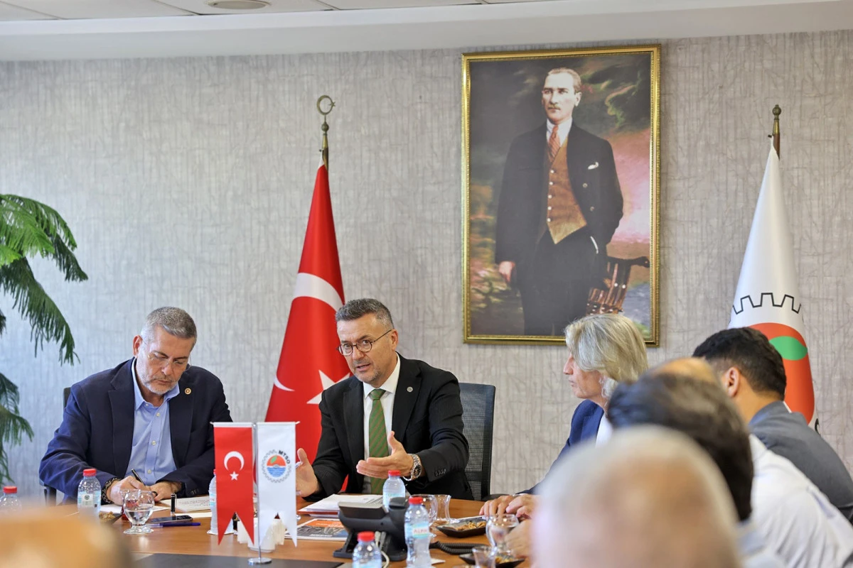 MHP MERSİN MİLLETVEKİLİ DR. LEVENT UYSAL, TARSUS VE ERDEMLİ’DE 2B ARAZİLERİYLE İLGİLİ DEĞERLENDİRME TOPLANTISINA KATILDI