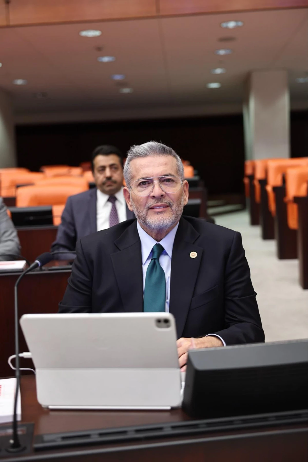 MHP MERSİN MİLLETVEKİLİ DR. LEVENT UYSAL’DAN KALICI YAZ SAATİ ÇAĞRISI: SAATLER BİR SAAT GERİ ALINMALI