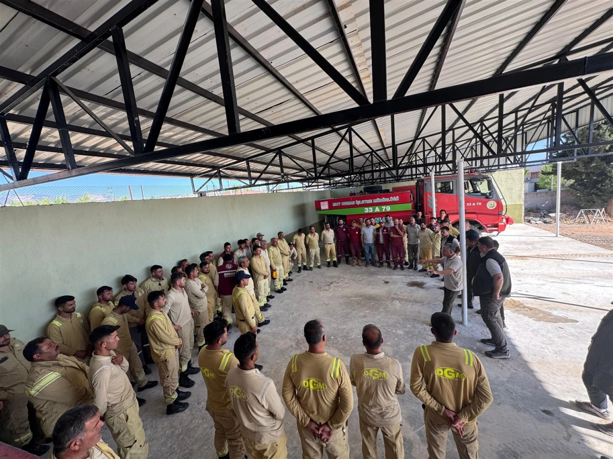 MUT'TA MUHTARLARLA YANGIN SEZONU ÖNCESİ TOPLANTI DÜZENLENDİ