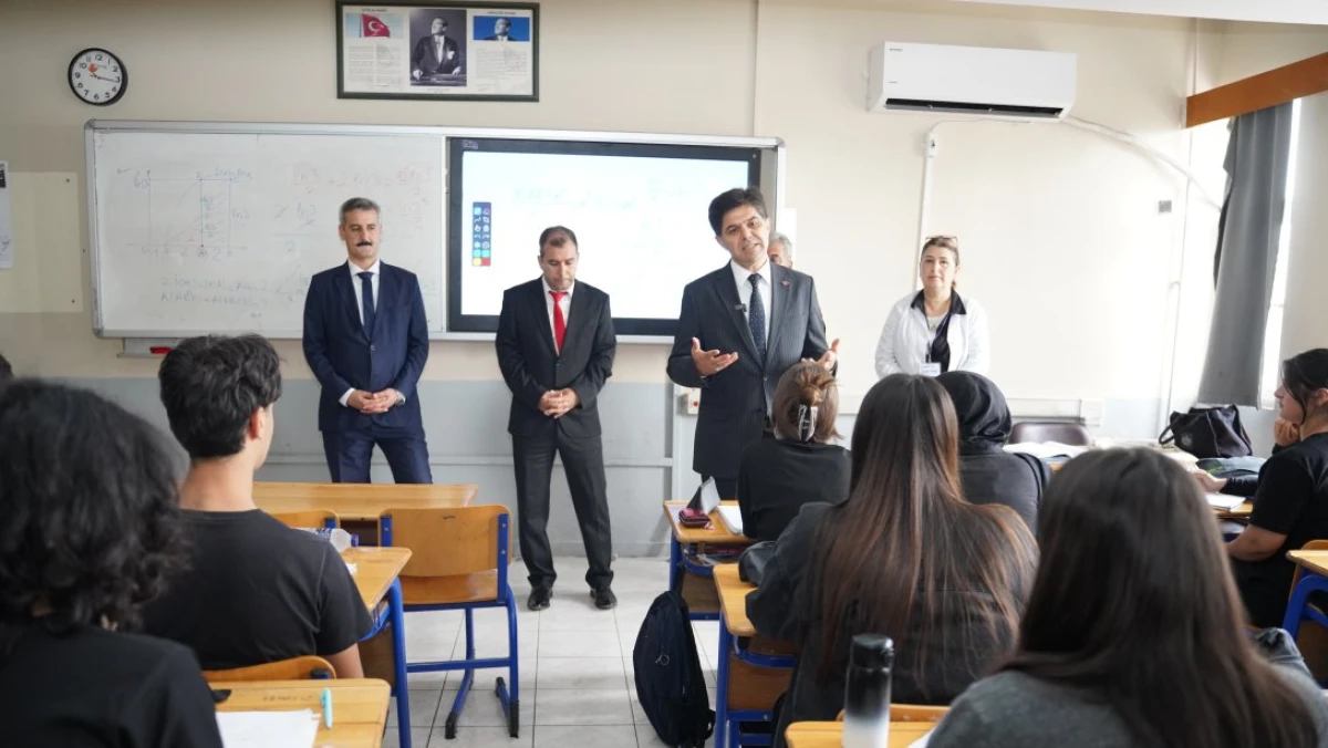 &Ouml;ZDEMİRCİ, 19 MAYIS ANADOLU LİSESİNİ ZİYARET ETTİ