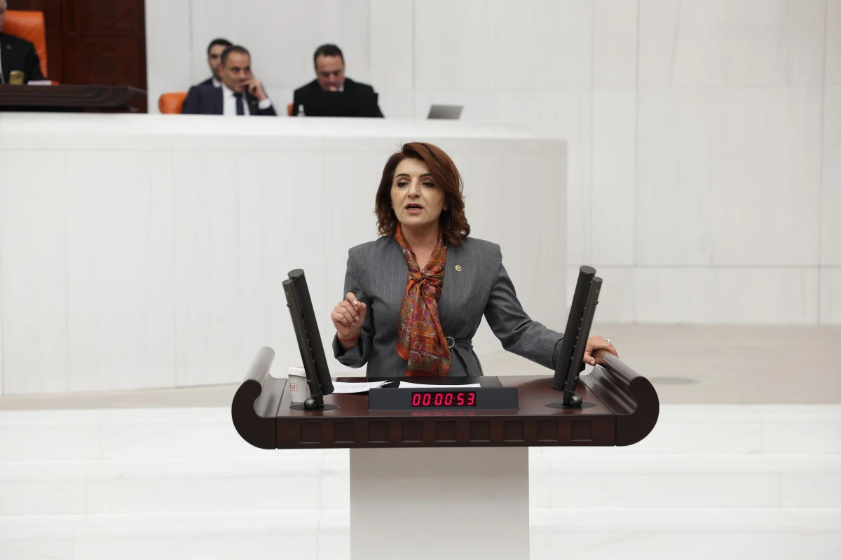 'SENDİKAL HAKLAR RAPORUNDA DİBE VURDUK,  BAKAN HÂLÂ ‘MEVZUAT VAR’ DİYOR!'