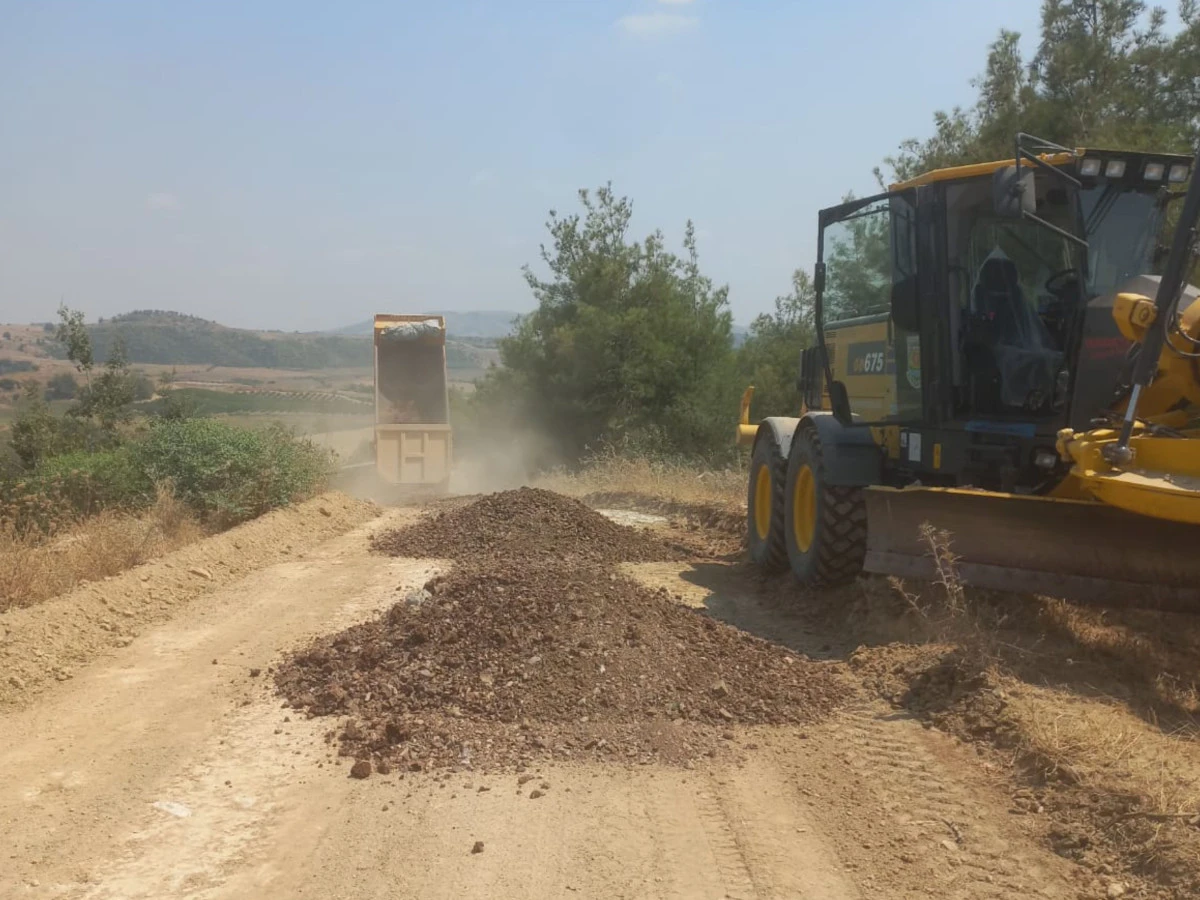 TARSUS BELEDİYESİ KIRSAL MAHALLELERDE YOL &Ccedil;ALIŞMALARINI S&Uuml;RD&Uuml;R&Uuml;YOR