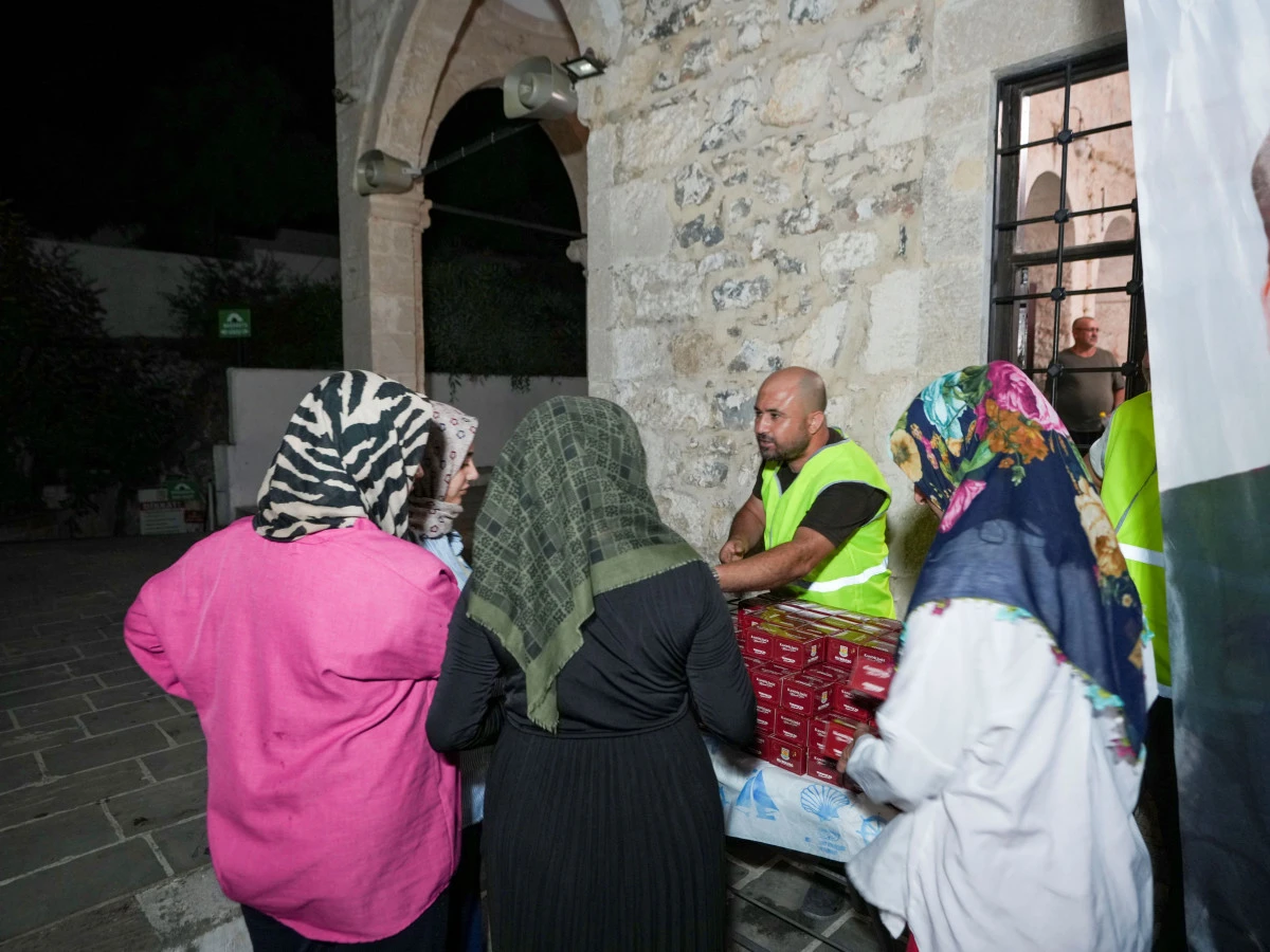 TARSUS BELEDİYESİ&rsquo;NDEN 16 CAMİDE KANDİL SİMİDİ İKRAMI