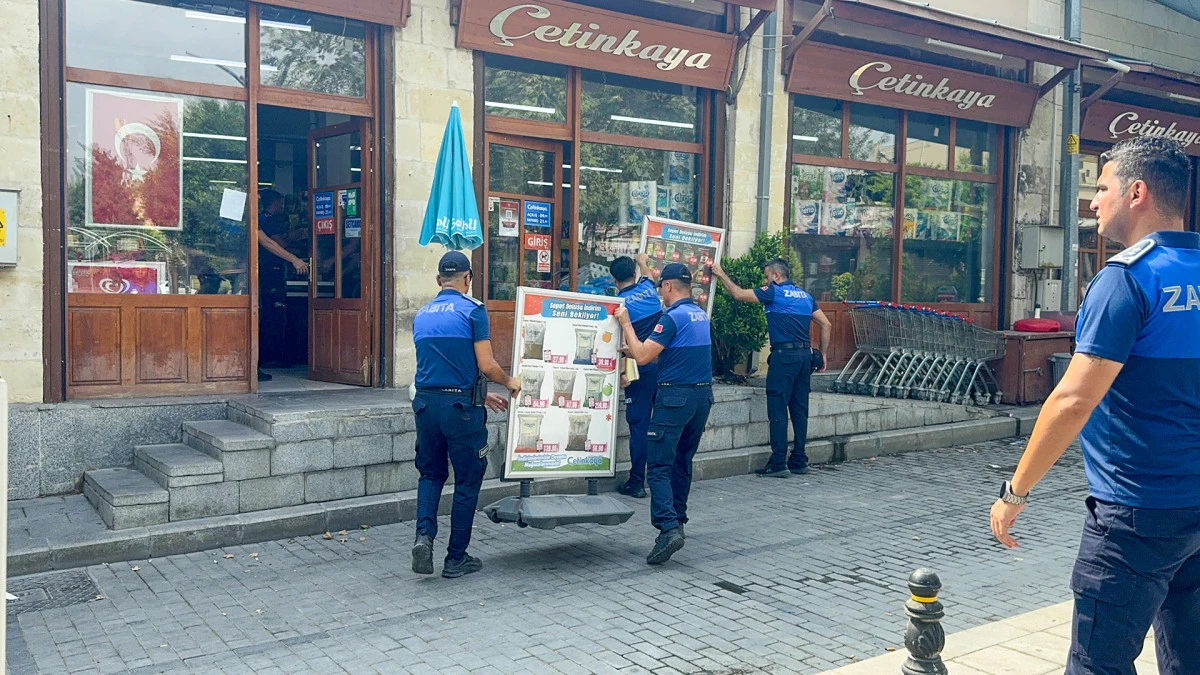TARSUS BELEDİYESİ'NDEN KALDIRIM İŞGALLERİNE SIKI DENETİM