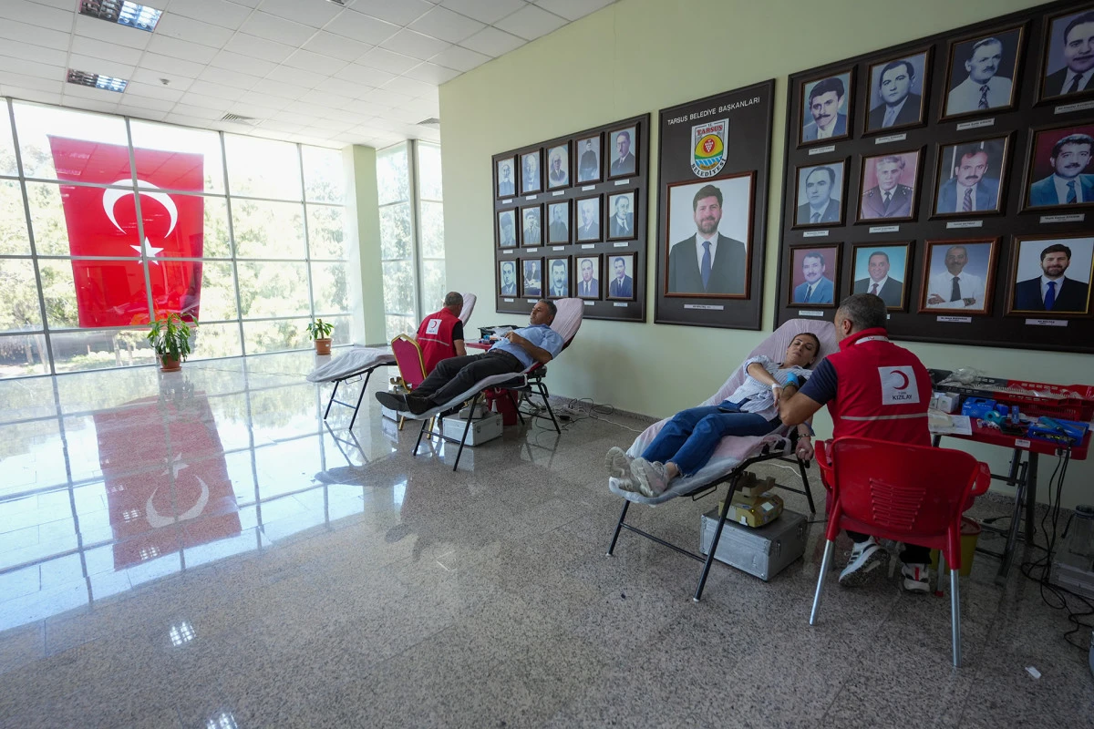 TARSUS BELEDİYESİ’NDEN ORAK HÜCRE ANEMİSİNE DİKKAT ÇEKEN KAN BAĞIŞI ETKİNLİĞİ