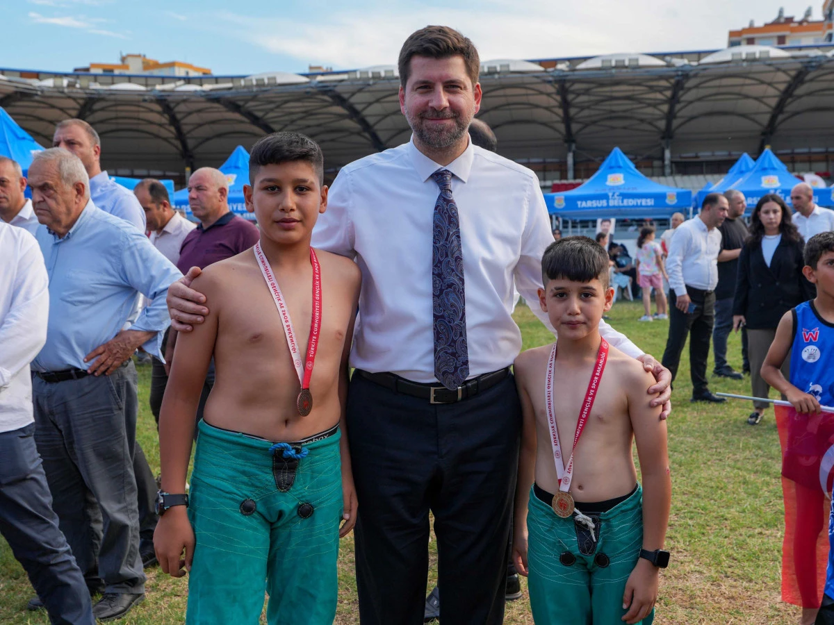 TARSUS GELECEK SPOR KUL&Uuml;B&Uuml;'NDE YAZ KURSLARI BAŞLADI, BAŞARILAR &Ouml;D&Uuml;LLERLE TA&Ccedil;LANDIRILDI