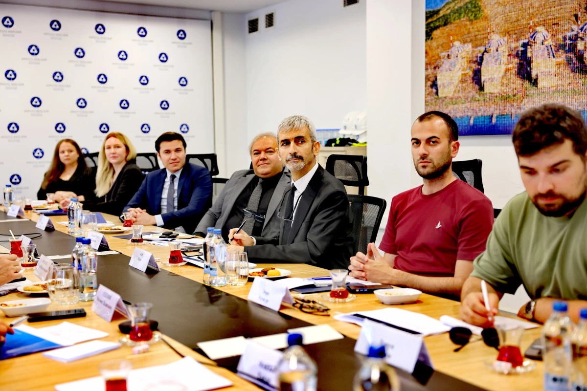 TARSUS ÜNİVERSİTESİ YÖNETİCİLERİ AKKUYU NGS SAHASINI ZİYARET ETTİ