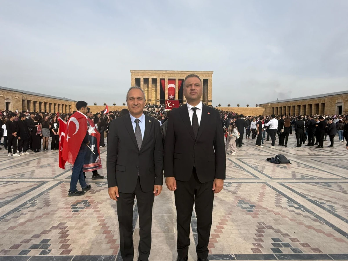 TARSUSLU ÖĞRENCİLER ANITKABİR’İ ZİYARET ETTİ