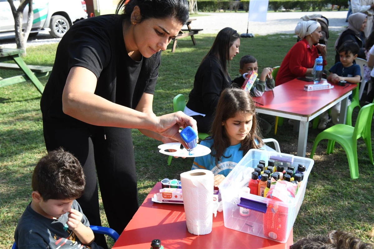 TARSUS&rsquo;TA &Ccedil;OCUKLAR KUŞ YUVALARINI BOYAYARAK DOĞA SEVGİSİNİ PEKİŞTİRDİ