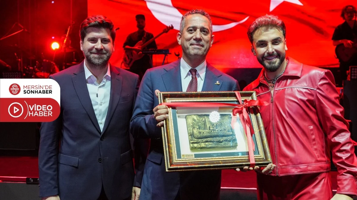 TARSUS’TA CUMHURİYET COŞKUSU SEFO KONSERİYLE ZİRVEYE ULAŞTI