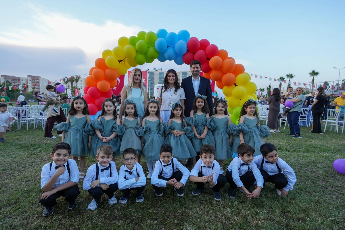 TARSUS’TA MİNİKLERDEN MEZUNİYET COŞKUSU