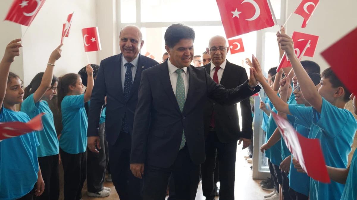TARSUS&rsquo;TA OKUL ZİYARETİ: EĞİTİM FAALİYETLERİ YERİNDE İNCELENDİ