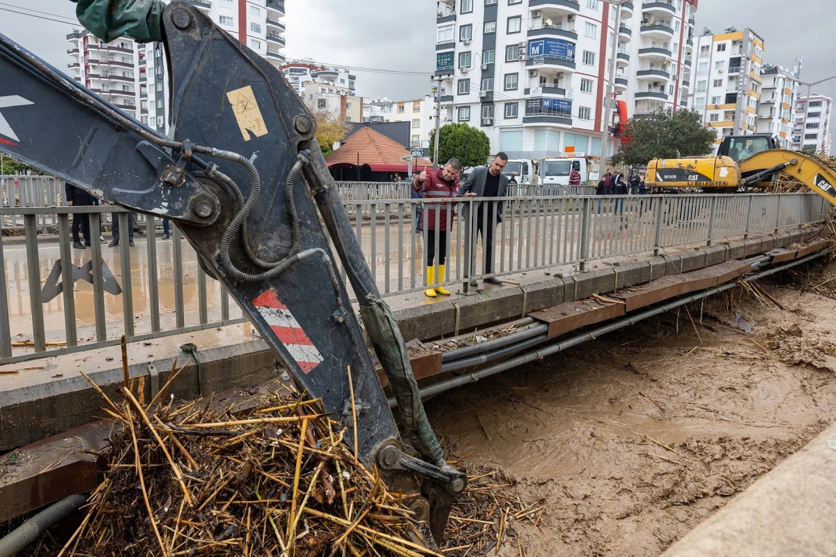TMMOB: MERSİN&rsquo;DEKİ SEL, İKLİM DEĞİŞİKLİĞİ VE YAPISAL EKSİKLERİN SONUCU