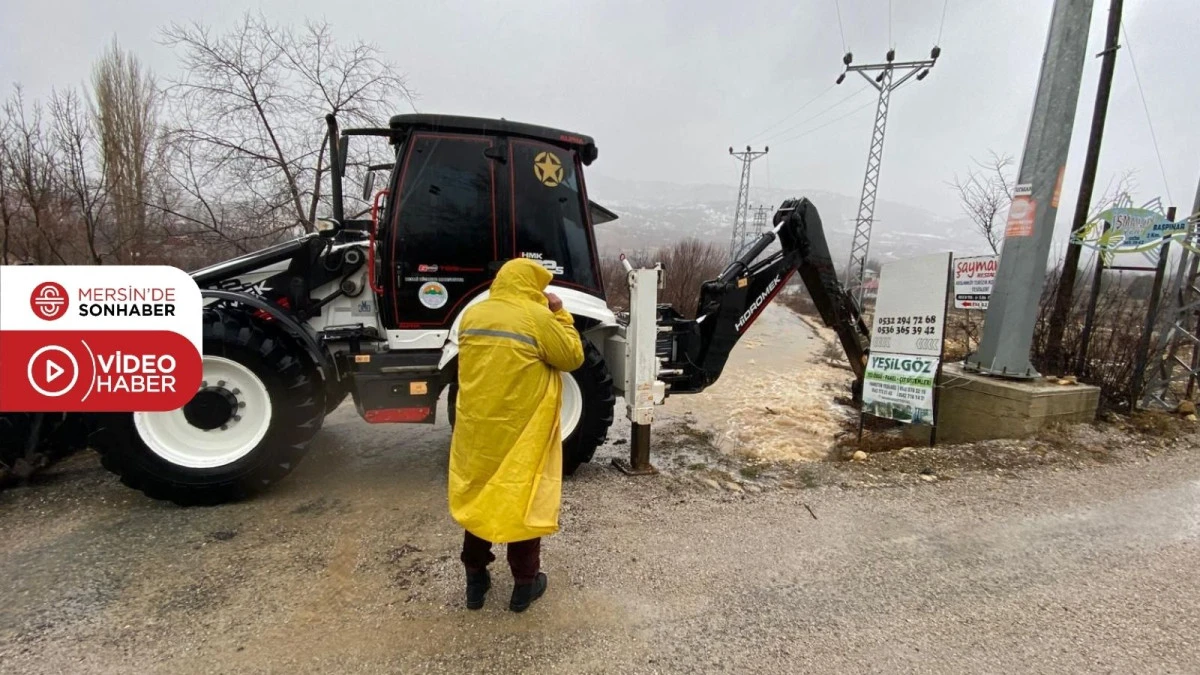 TOROSLAR BELEDİYESİ ŞİDDETLİ YAĞIŞLARA KARŞI SAHADA: MAZGALLAR TEK TEK TEMİZLENİYOR
