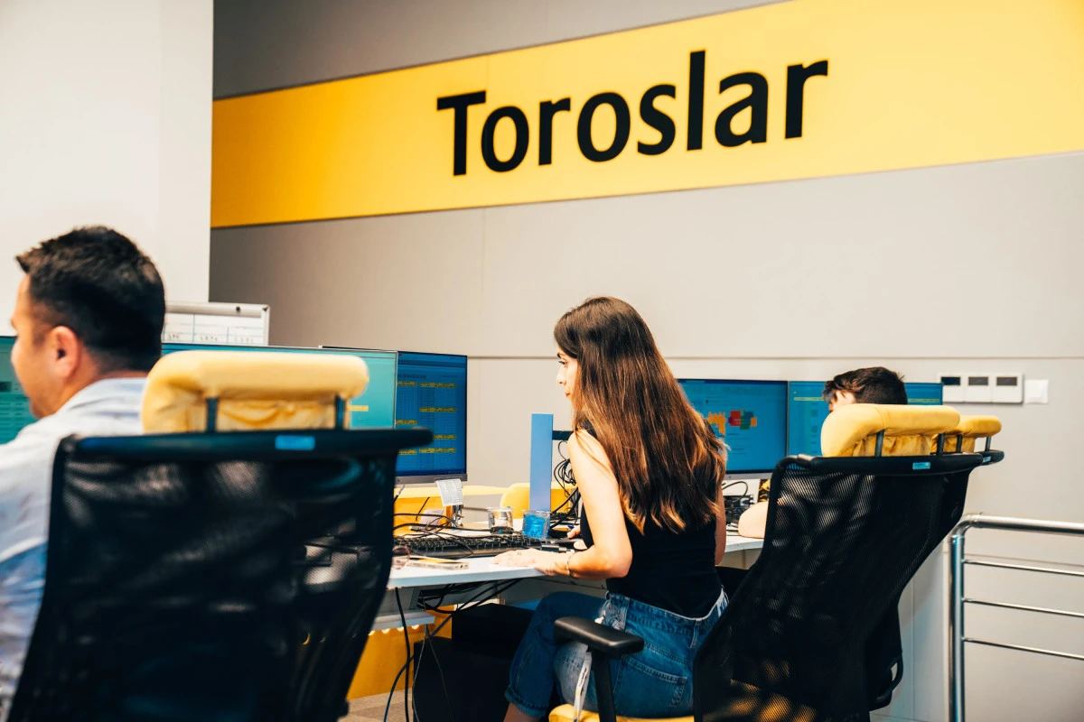TOROSLAR EDAŞ MERSİN’İN ENERJİ ALTYAPISINI GÜÇLENDİRMEYE DEVAM EDİYOR