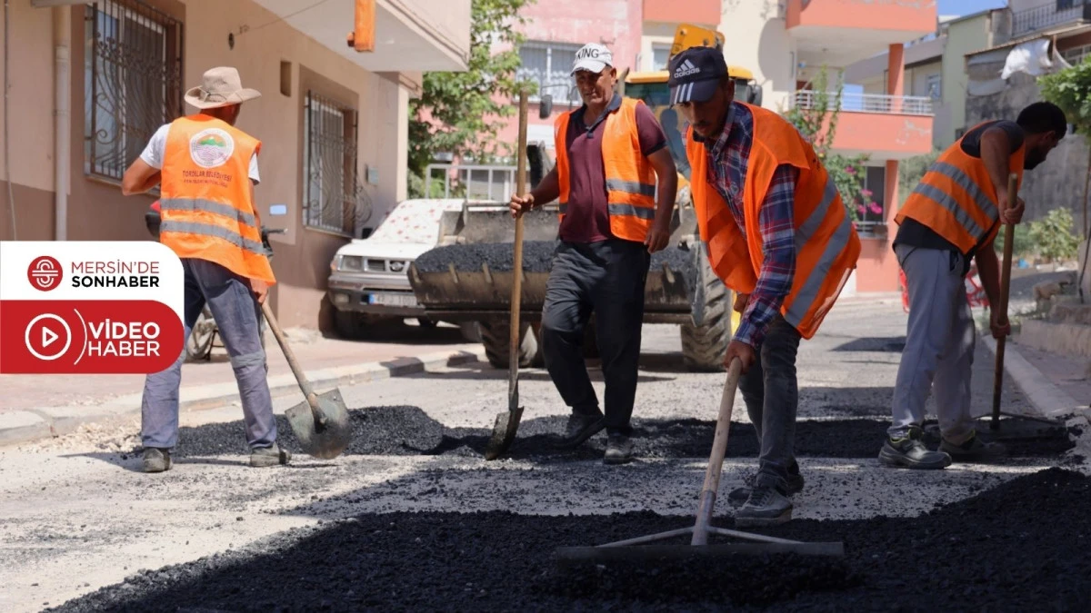 TOROSLAR’DA ASFALT BAKIM VE YENİLEME ÇALIŞMALARI HIZ KESMİYOR