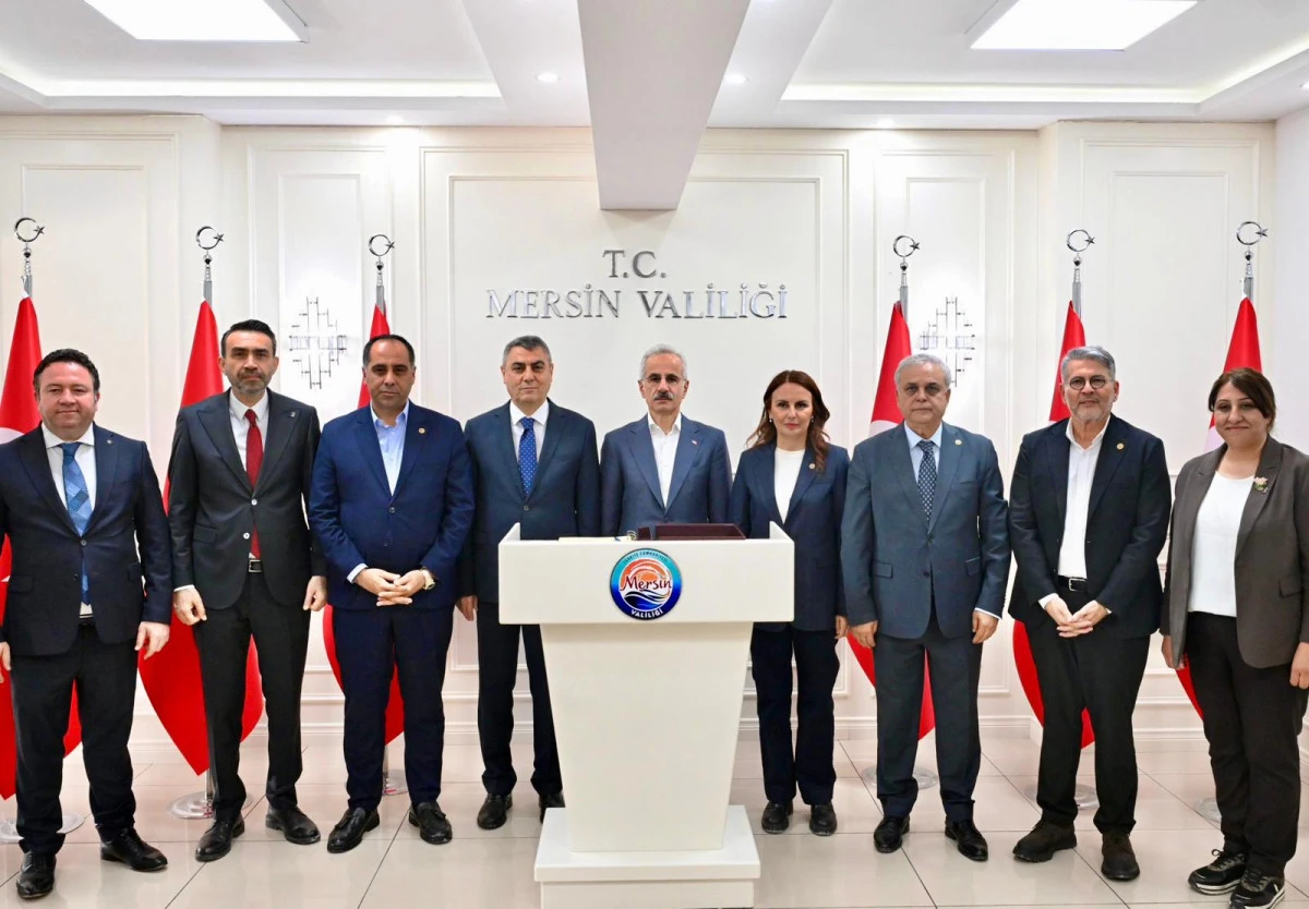 ULAŞTIRMA VE ALTYAPI BAKANI ABDULKADİR URALOĞLU MERSİN&rsquo;DE TEMAS VE İNCELEMELERDE BULUNDU