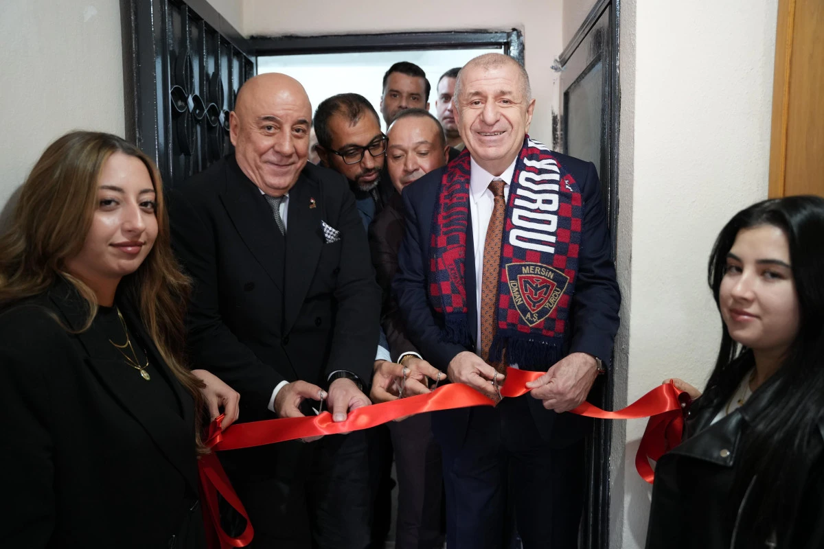 ÜMİT ÖZDAĞ, TOROSLAR İLÇE BAŞKANLIĞININ AÇILIŞINI GERÇEKLEŞTİRDİ