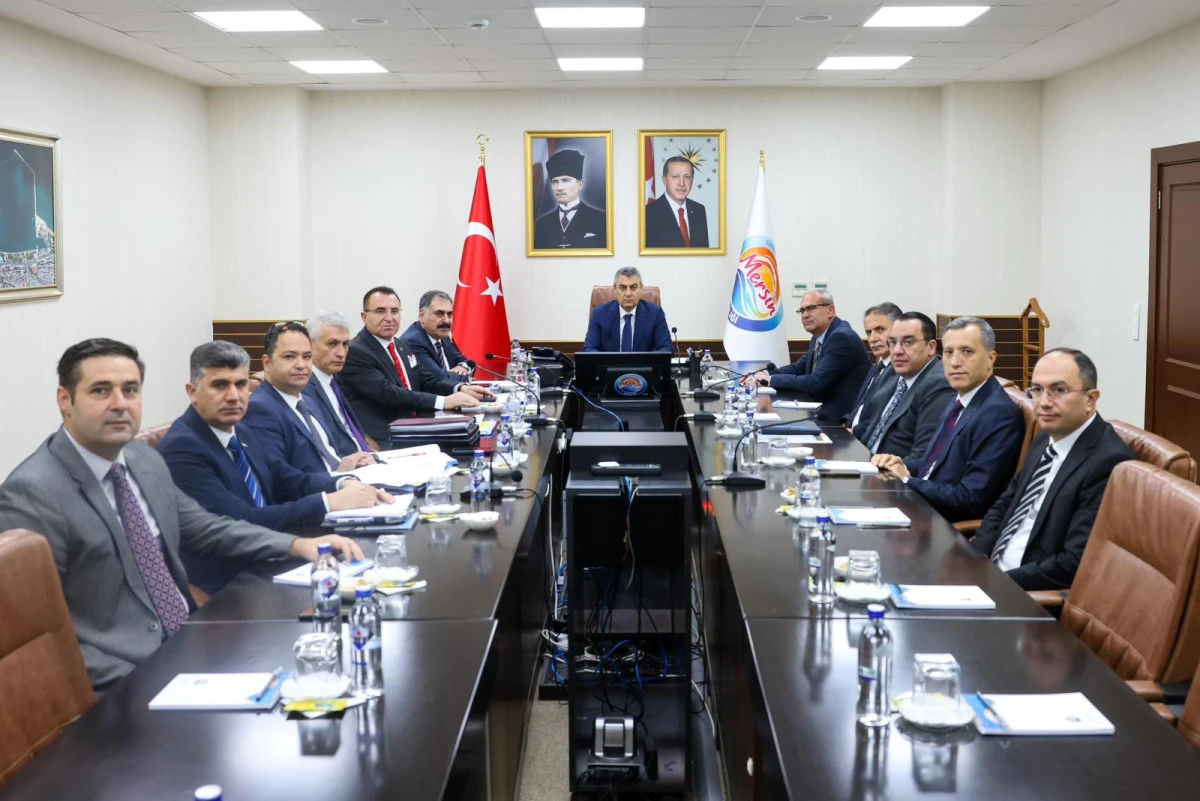 VALİ ATİLLA TOROS BAŞKANLIĞINDA DEĞERLENDİRME VE KOORDİNASYON TOPLANTISI YAPILDI