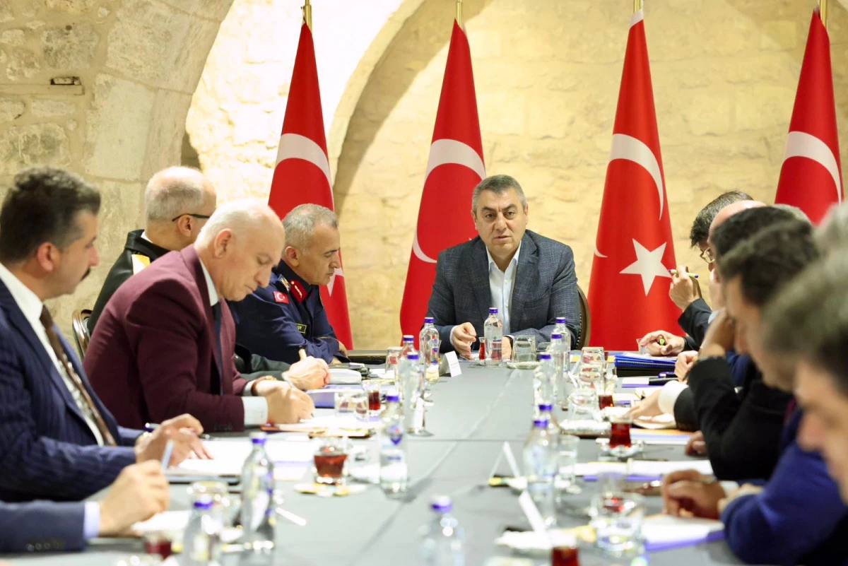 VALİ ATİLLA TOROS BAŞKANLIĞINDA, İL M&Uuml;D&Uuml;RLERİNİN KATILIMIYLA BİR TOPLANTI YAPILDI