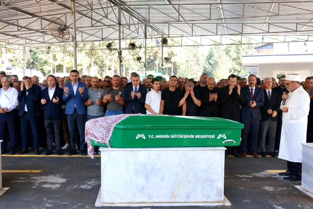 VALİ ATİLLA TOROS, CENAZE T&Ouml;RENİNE KATILDI, İTALYAN DENİZ KUVVETLERİ HEYETİYLE G&Ouml;R&Uuml;ŞT&Uuml;