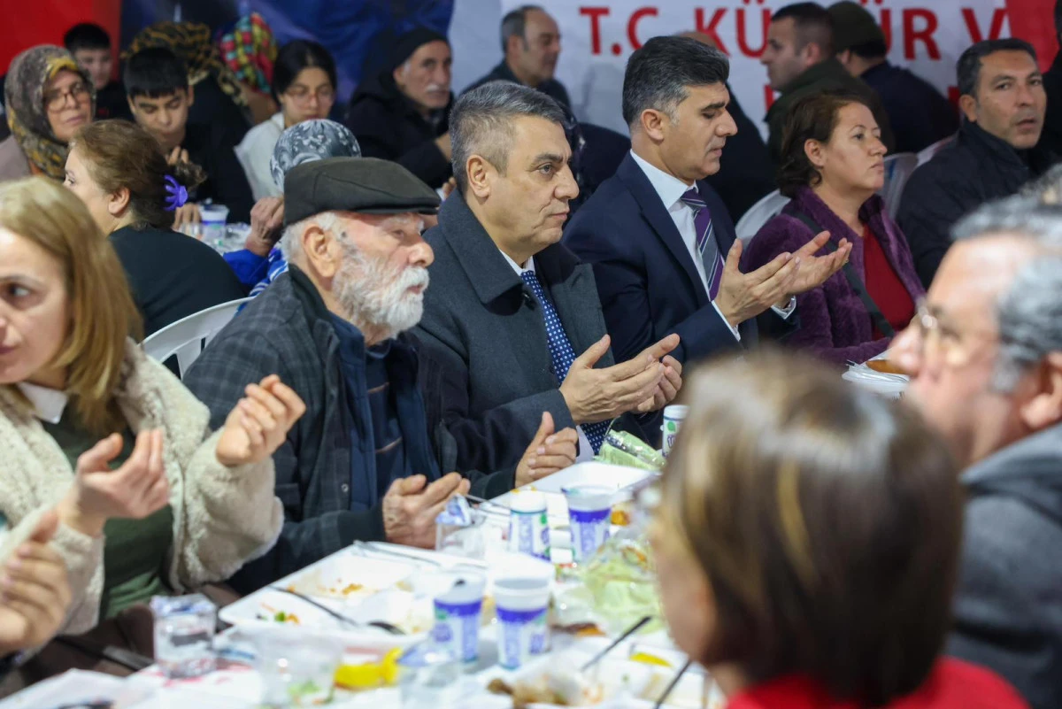 VALİ ATİLLA TOROS, İFTAR PROGRAMLARINA KATILDI VE KAYMAKAM ADAYI İLE G&Ouml;R&Uuml;ŞT&Uuml;