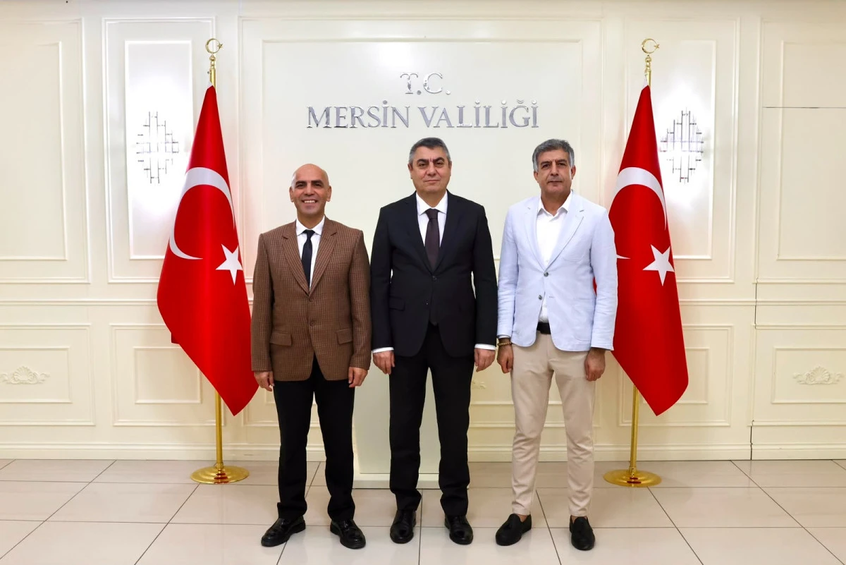 VALİ ATİLLA TOROS, MERSİN&rsquo;DE G&Uuml;N BOYUNCA &Ccedil;EŞİTLİ PROGRAMLARA KATILDI