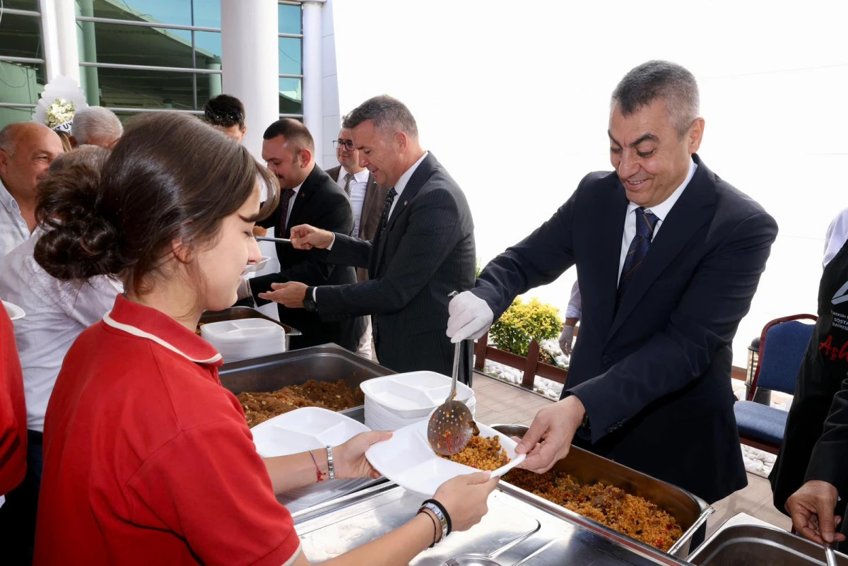 VALİ ATİLLA TOROS, MERSİN’DE YOĞUN ZİYARET VE ETKİNLİK PROGRAMI GERÇEKLEŞTİRDİ