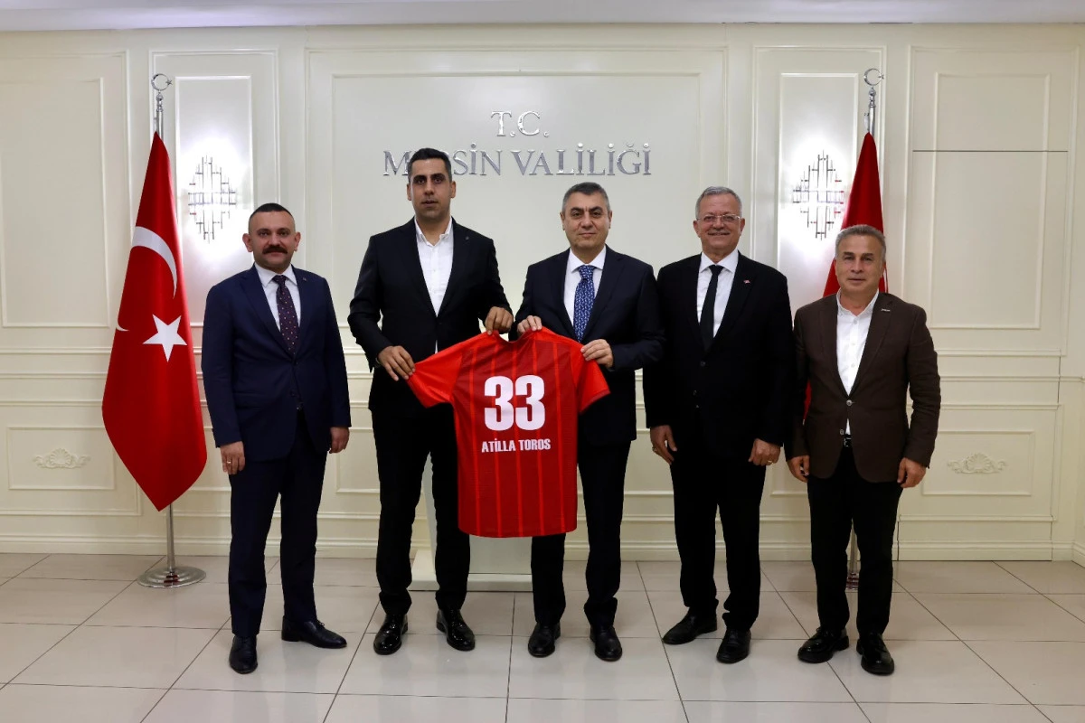 VALİ ATİLLA TOROS, YENİ MERSİN İDMANYURDU YÖNETİMİNİ AĞIRLADI