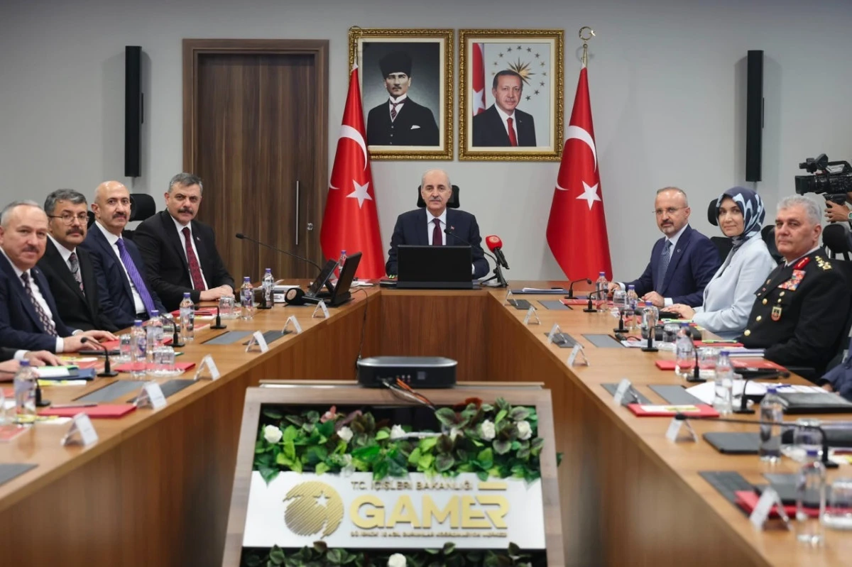 VALİ ATİLLA TOROS&rsquo;UN 12 AĞUSTOS PROGRAMINDA SAĞLIK, EĞİTİM VE G&Uuml;VENLİK G&Uuml;NDEMİ