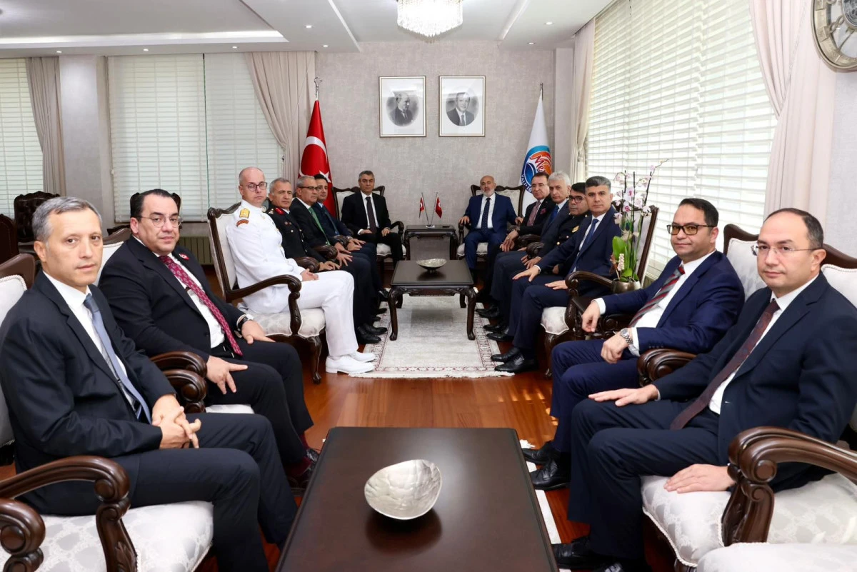 VALİ ATİLLA TOROS’UN EKİM AYI PROGRAMLARI YOĞUN GEÇTİ