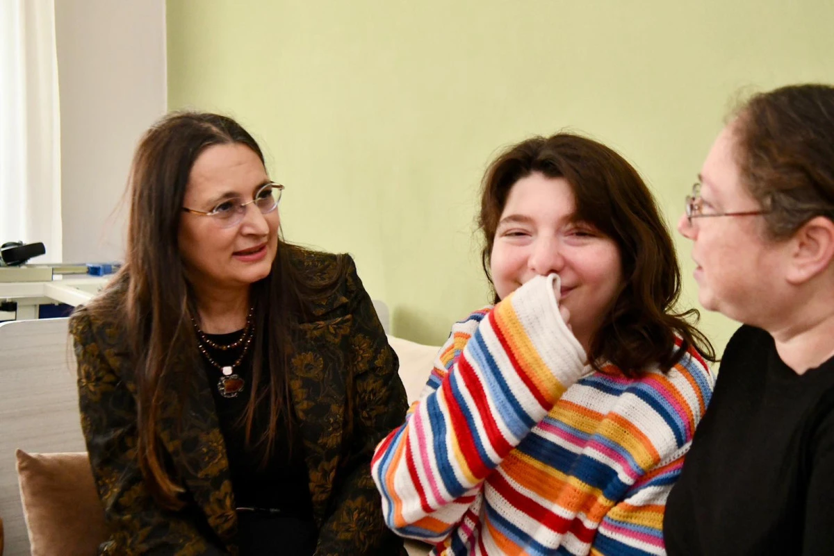 VALİ EŞİ DUDU İREM TOROS, &Ccedil;AKIR AİLESİNİ ZİYARET ETTİ