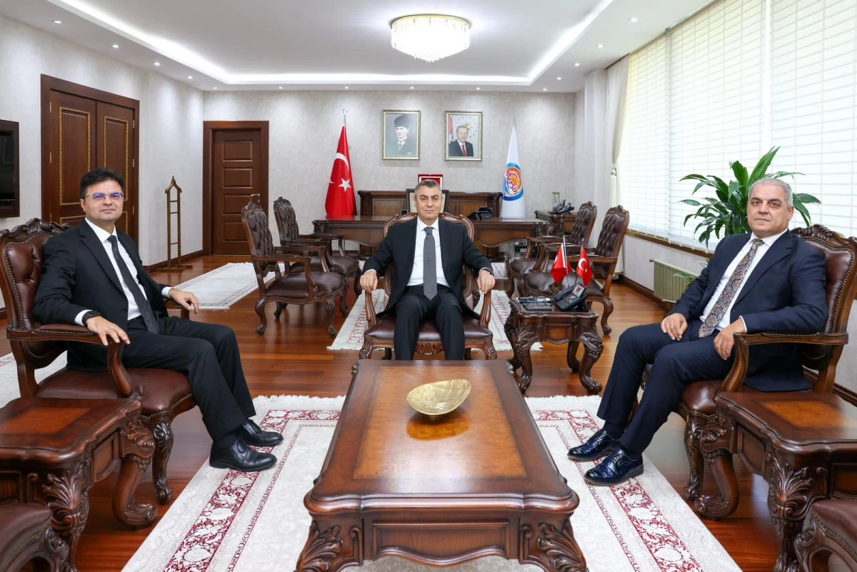 VALİ TOROS, ÇEŞİTLİ ZİYARETLERİ KABUL ETTİ
