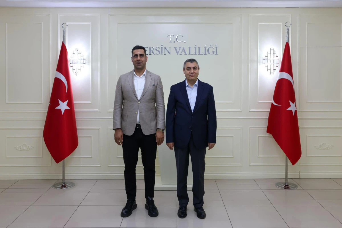 VALİ TOROS, MERSİN’İN FUTBOL VE BASKETBOL KULÜPLERİNİN YÖNETİCİLERİNİ KABUL ETTİ