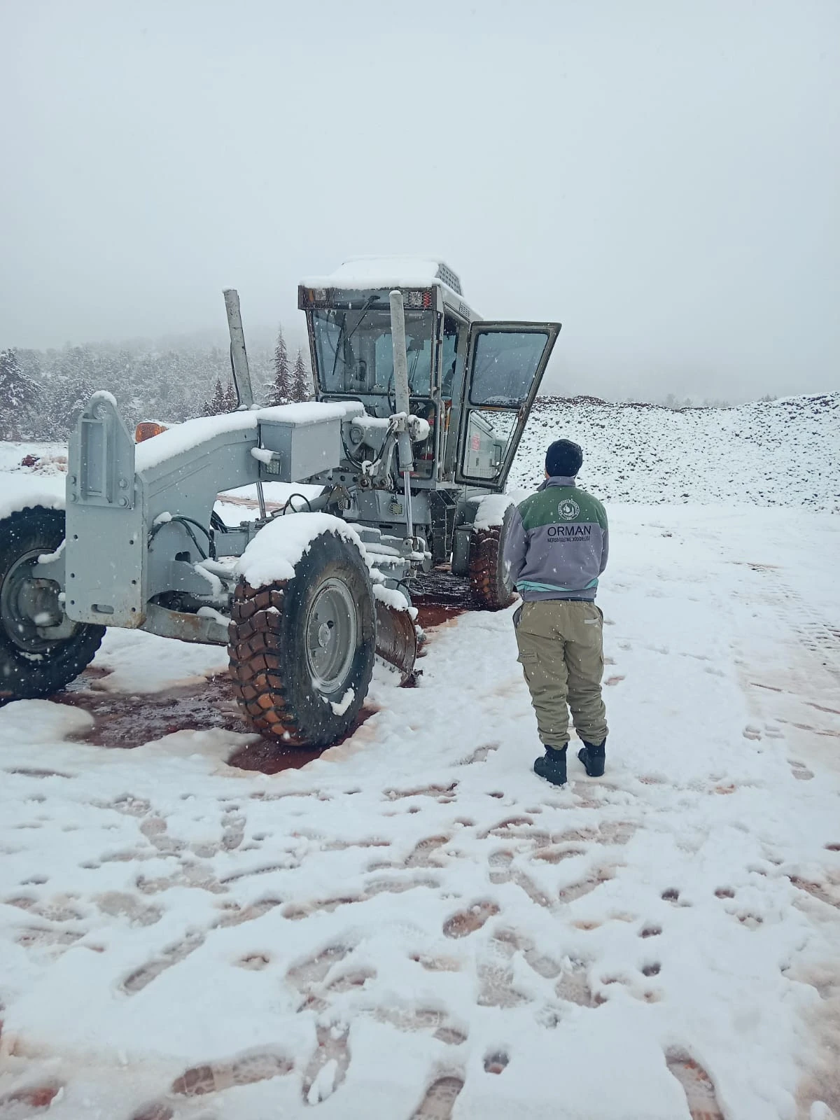 YAZIN K&Ouml;Z &Uuml;ST&Uuml;NDE, KIŞIN BUZ &Uuml;ST&Uuml;NDE &Ccedil;ALIŞMALAR S&Uuml;R&Uuml;YOR