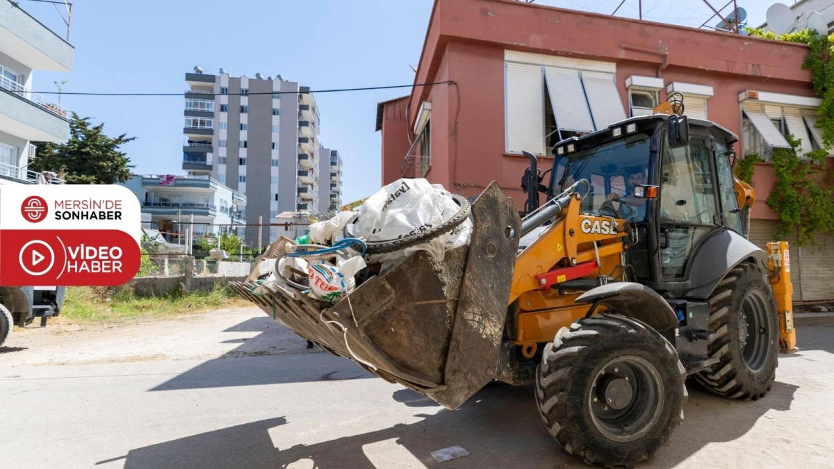 YENİŞEHİR BELEDİYESİ ‘ÇÖP EV’ NİTELİĞİNDEKİ MESKENDEN 10 KAMYON ÇÖP ÇIKARDI