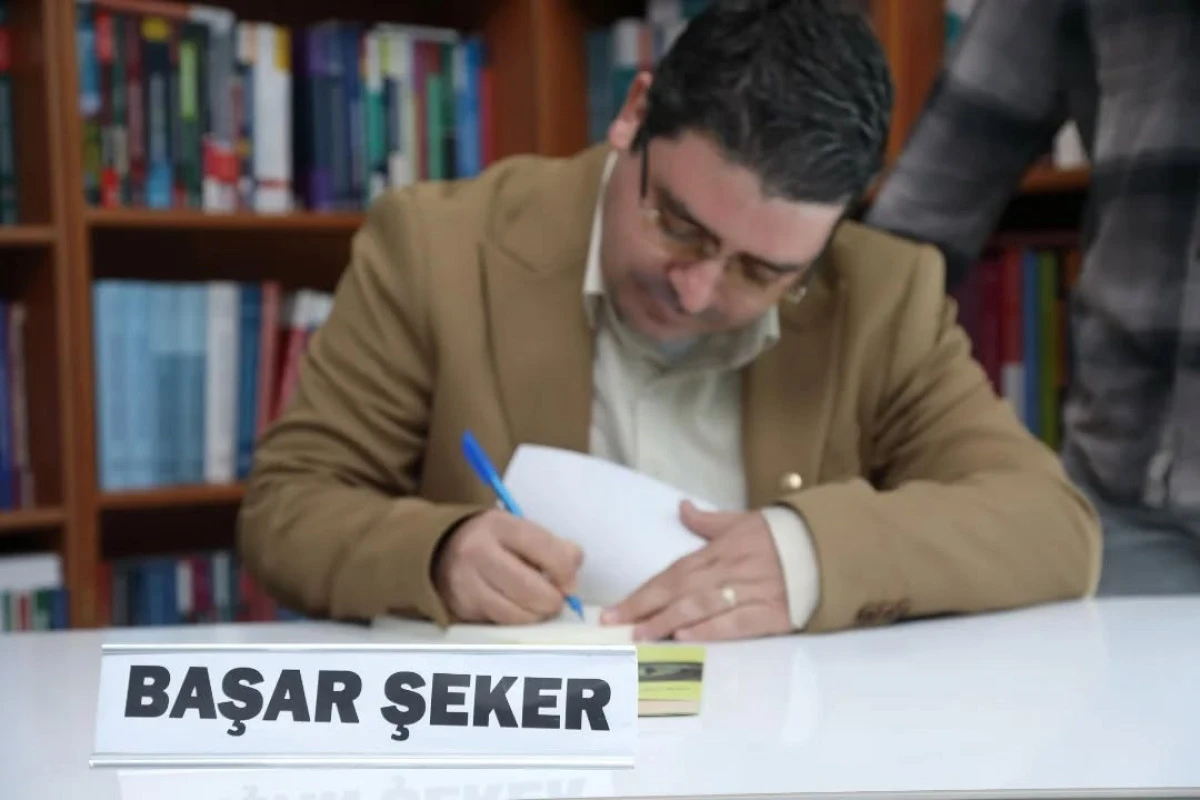YILIN İLK KİTAP FUARINDA BAŞAR ŞEKER OKURLARIYLA BULUŞUYOR